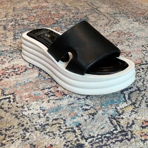 Chunky sandal
